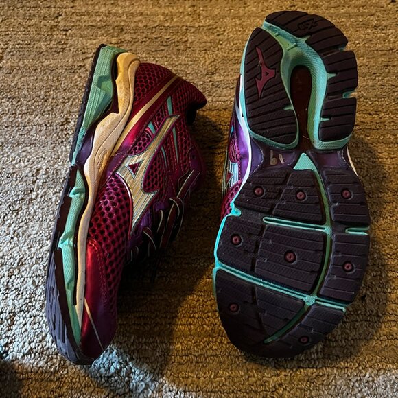 Mizuno Wave Enigma 5 running shoe NEW - Picture 4 of 7